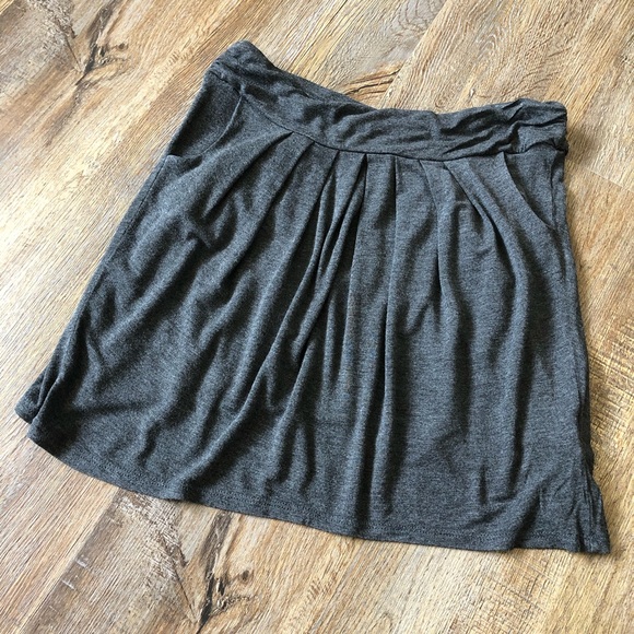 VENUS Dresses & Skirts - Venus gray skirt size medium